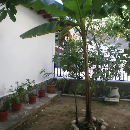 Garden House Διαμέρισμα *